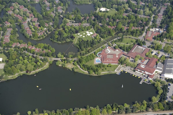 Foto van Vrijstaande familievilla met sauna - Vakantiehuis in Weert - ExteriorSummer
