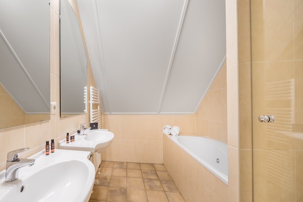 Foto van Vrijstaande familievilla met sauna - Vakantiehuis in Weert - BathRoom