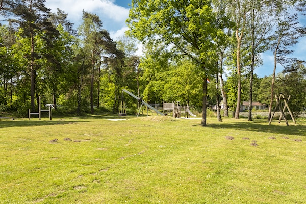 Foto van Bungalow in Limburg bij natuurgebieden - Vakantiehuis in Stramproy - GardenSummer