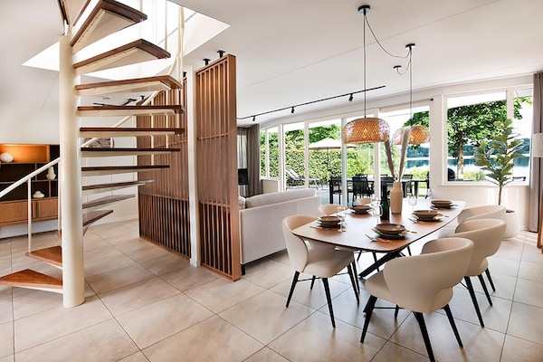 Foto van Villa op mooi resort met Sauna en Uitzicht - Vakantiehuis in Heel - DiningRoom