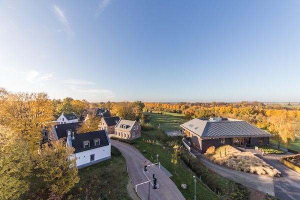 Foto van Luxe panorama suite bij Maastricht - Vakantiehuis in Maastricht - ViewSummer