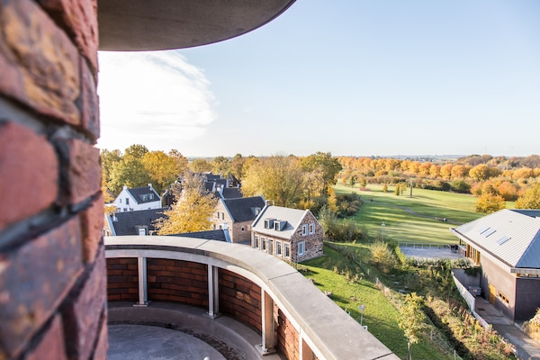 Foto van Luxe panorama suite bij Maastricht - Vakantiehuis in Maastricht - ViewSummer
