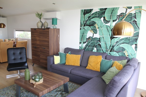 Foto van Chalet in Bemelen met Buitenhaard - Vakantiehuis in Bemelen - LivingRoom