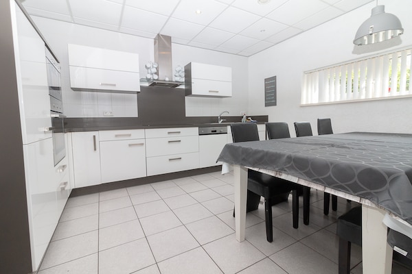 Foto van Luxe woning in Limburg met bubbelbad - Vakantiehuis in Walem - Kitchen
