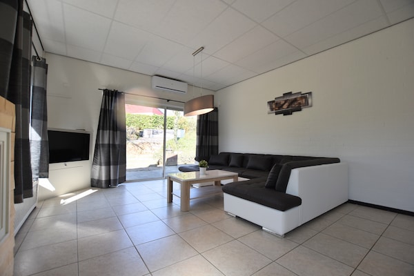 Foto van Luxe woning in Limburg met bubbelbad - Vakantiehuis in Walem - LivingRoom