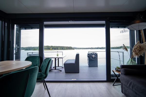Foto van Woonboot Mookerplas met uitzicht - Vakantiehuis in Middelaar - LivingRoom