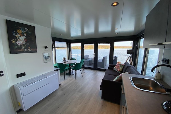 Foto van Woonboot Mookerplas met uitzicht - Vakantiehuis in Middelaar - Kitchen