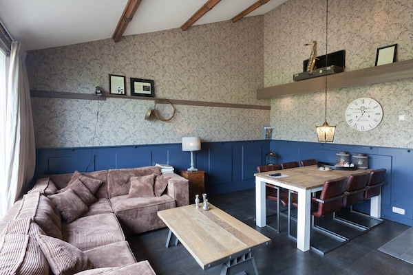 Foto van Gezellig comfortabel vakantiehuis bij de boer in Horssen met een tuin - LivingRoom