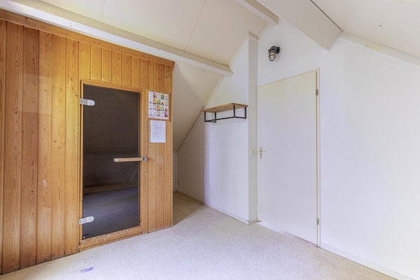 Foto van Saunabungalow aan het meer voor 4 - Vakantiehuis in Ewijk - Sauna