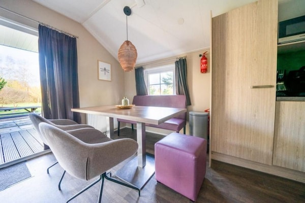 Foto van Chalet met afwasmachine, bij Park De Veluwe - Vakantiehuis in Otterlo - DiningRoom