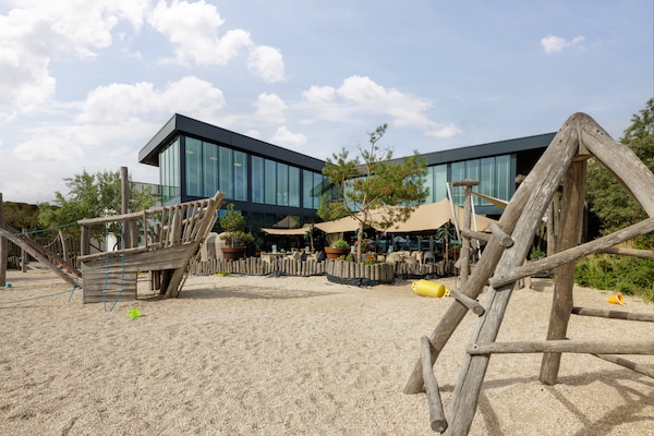 Foto van Modern toevluchtsoord bij de duinen - Vakantiehuis in Bloemendaal - ParkFacilities