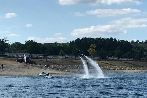 Foto van Comfort chalet aan recreatieplas - Vakantiehuis in Lathum - AreaSummer20KM