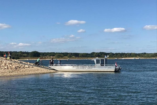 Foto van Chalet in Gelderland met ruime tuin - Vakantiehuis in Lathum - AreaSummer20KM