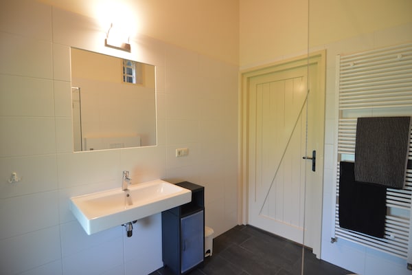 Foto van Boerderij bij Golfbaan Geesteren - Vakantiehuis in Geesteren - BathRoom