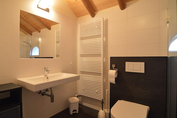 Foto van Romantische boerderij-ontsnapping - Vakantiehuis in Geesteren - BathRoom