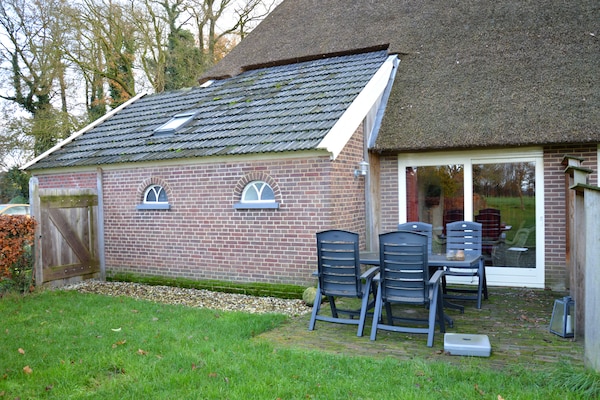 Foto van Romantische boerderij-ontsnapping - Vakantiehuis in Geesteren - TerraceBalcony