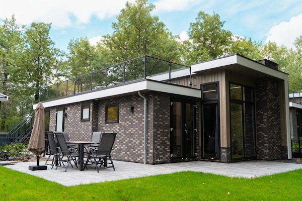 Foto van Elegant landchalet in Gelders - Vakantiehuis in Hoenderloo - ExteriorSummer