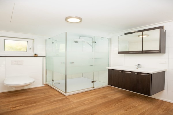 Foto van Rivierhut met eigen jacuzzi - Vakantiehuis in Zuna - BathRoom