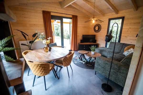 Foto van Vakantiehuis in Markelo bij bos en zwembad - Vakantiehuis in Markelo - LivingRoom
