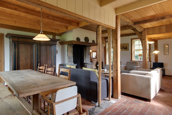 Foto van Boerderij in Enschede bij Bos - Vakantiehuis in Enschede - DiningRoom
