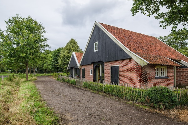 Foto van Boerderij in Enschede bij Bos - Vakantiehuis in Enschede - AreaSummer1KM