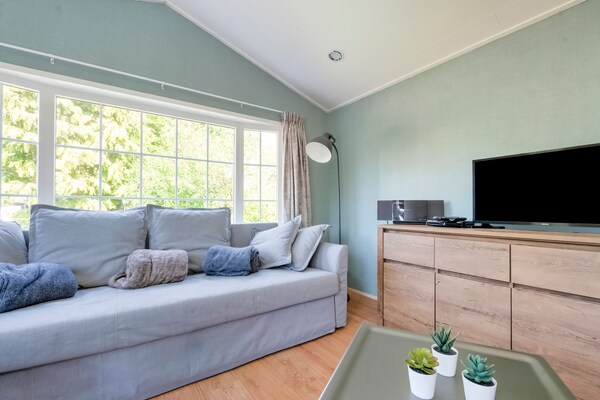 Foto van Chalet in Stegeren bij wandelroutes - Vakantiehuis in Stegeren - LivingRoom