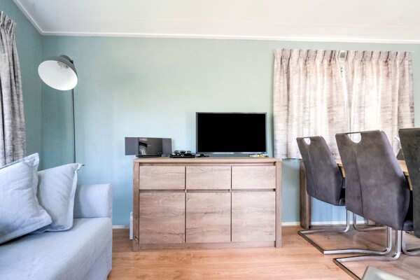 Foto van Chalet in Stegeren bij wandelroutes - Vakantiehuis in Stegeren - LivingRoom