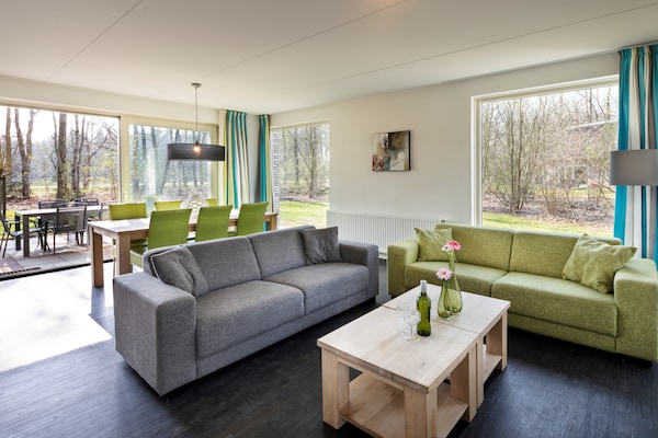 Foto van Villa met Solarium nr Hoogeveen - Vakantiehuis in Ruinen - LivingRoom