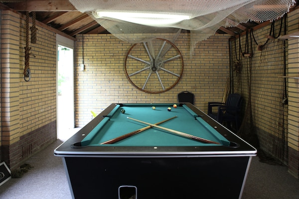 Foto van Woodland Group Villa nabij Veluwe & Campfire - Vakantiehuis in Doornspijk - RecreationRoom