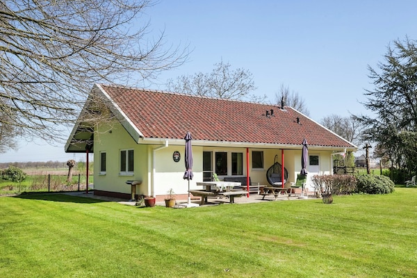 Foto van Familieverblijf met grote tuin - Vakantiehuis in Heino - ExteriorSummer