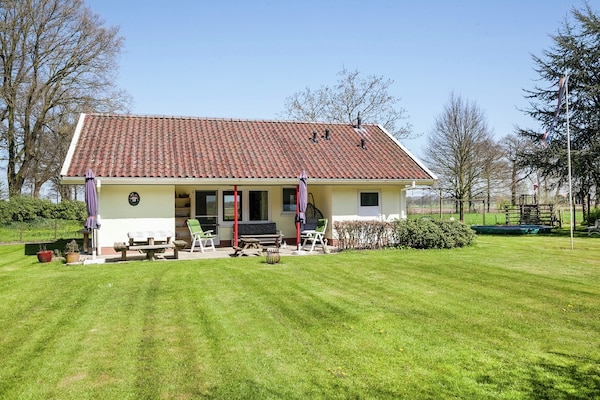 Foto van Familieverblijf met grote tuin - Vakantiehuis in Heino - ExteriorSummer
