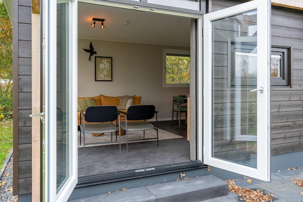 Foto van Luxe vakantiewoning omringd door water - Vakantiehuis in Sint Nicolaasga - HallReception