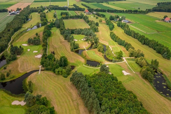 Foto van Luxe vakantiewoning omringd door water - Vakantiehuis in Sint Nicolaasga - AreaSummer5KM