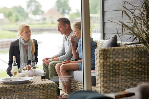Foto van Modern chalet vlakbij het Sneekse Meer - Vakantiehuis in Terkaple - Ambiance