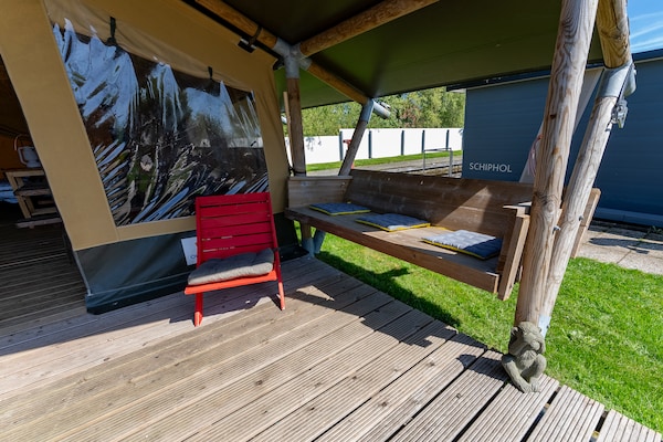 Foto van Safaritent in Heeg bij de Jachthaven - Vakantiehuis in Heeg - TerraceBalcony