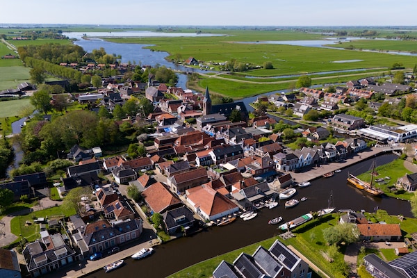 Foto van Safaritent in Heeg bij de Jachthaven - Vakantiehuis in Heeg - AreaSummer1KM