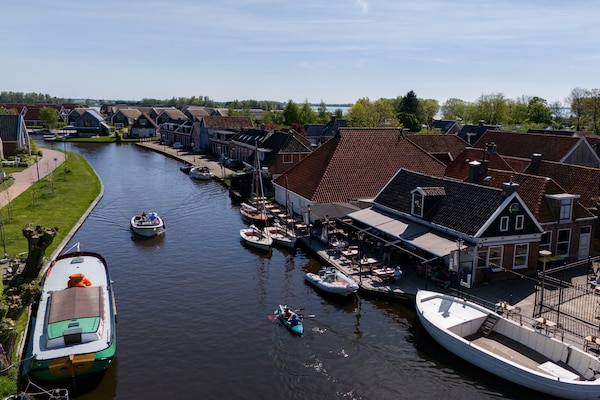 Foto van Safaritent in Heeg bij de Jachthaven - Vakantiehuis in Heeg - AreaSummer1KM