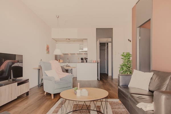 Foto van Appartement met uitzicht op het meer in Makkum - Vakantiehuis in Makkum - LivingRoom