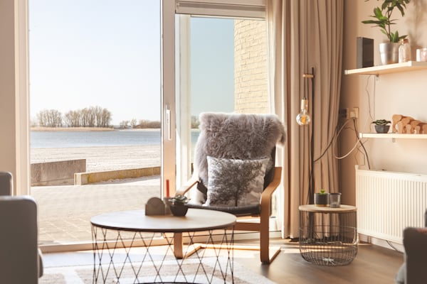Foto van Appartement met uitzicht op het meer in Makkum - Vakantiehuis in Makkum - LivingRoom