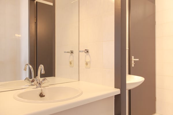 Foto van Appartement met uitzicht op het meer in Makkum - Vakantiehuis in Makkum - BathRoom