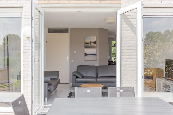 Foto van Bungalow aan het water met tuin - Vakantiehuis in Makkum - TerraceBalcony