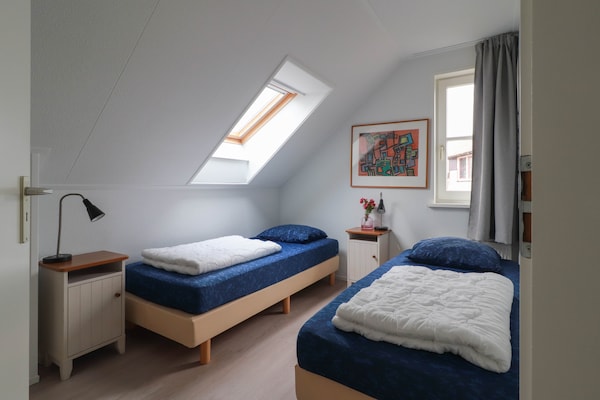 Foto van Moderne villa in Makkum met tuin - Vakantiehuis in Makkum - BedRoom