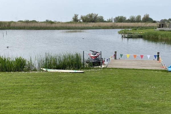 Foto van Moderne villa in Makkum met tuin - Vakantiehuis in Makkum - AreaSummer5KM