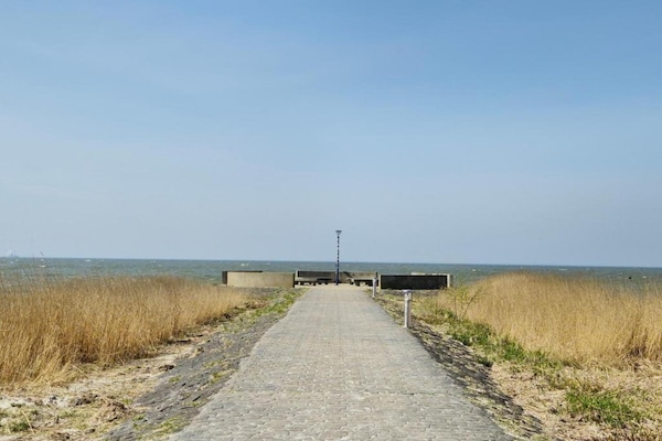Foto van Moderne villa in Makkum met tuin - Vakantiehuis in Makkum - AreaSummer5KM