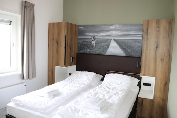 Foto van Stijlvolle Friese villa met tuin - Vakantiehuis in Leons - BedRoom