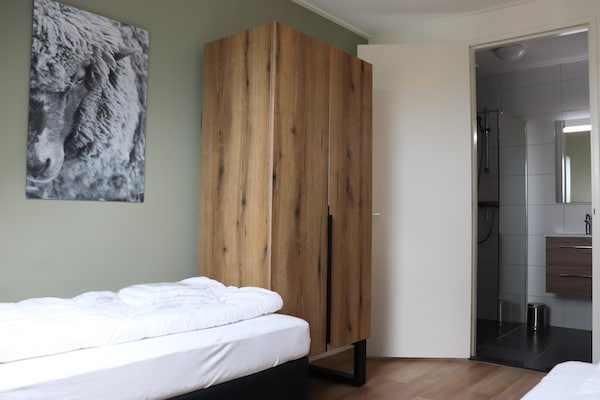 Foto van Stijlvolle Friese villa met tuin - Vakantiehuis in Leons - BedRoom