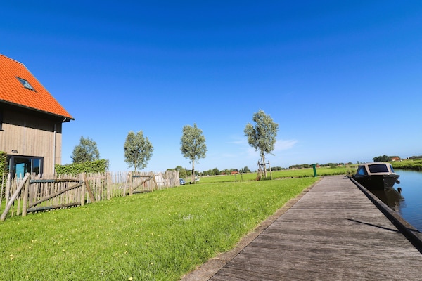 Foto van Stijlvolle Friese villa met tuin - Vakantiehuis in Leons - GardenSummer