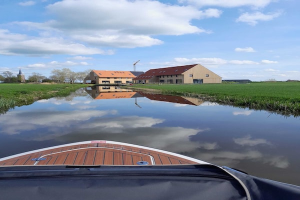 Foto van Stijlvolle Friese villa met tuin - Vakantiehuis in Leons - ExteriorSummer