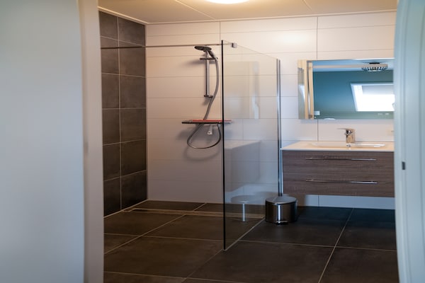 Foto van Groepsreis in Friesland - Vakantiehuis in Leons - BathRoom