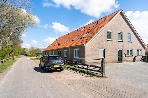 Foto van Eilandretraite voor gezinnen - Vakantiehuis in Nes - ExteriorSummer